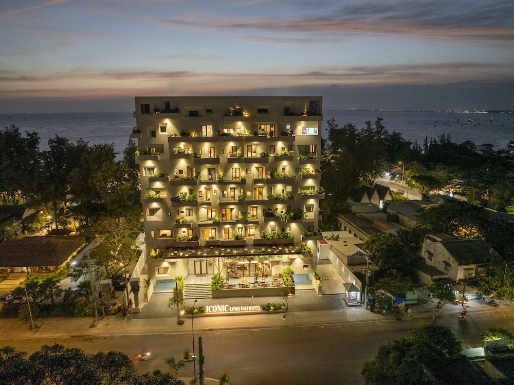 Iconic Long Hai Hotel 1/39