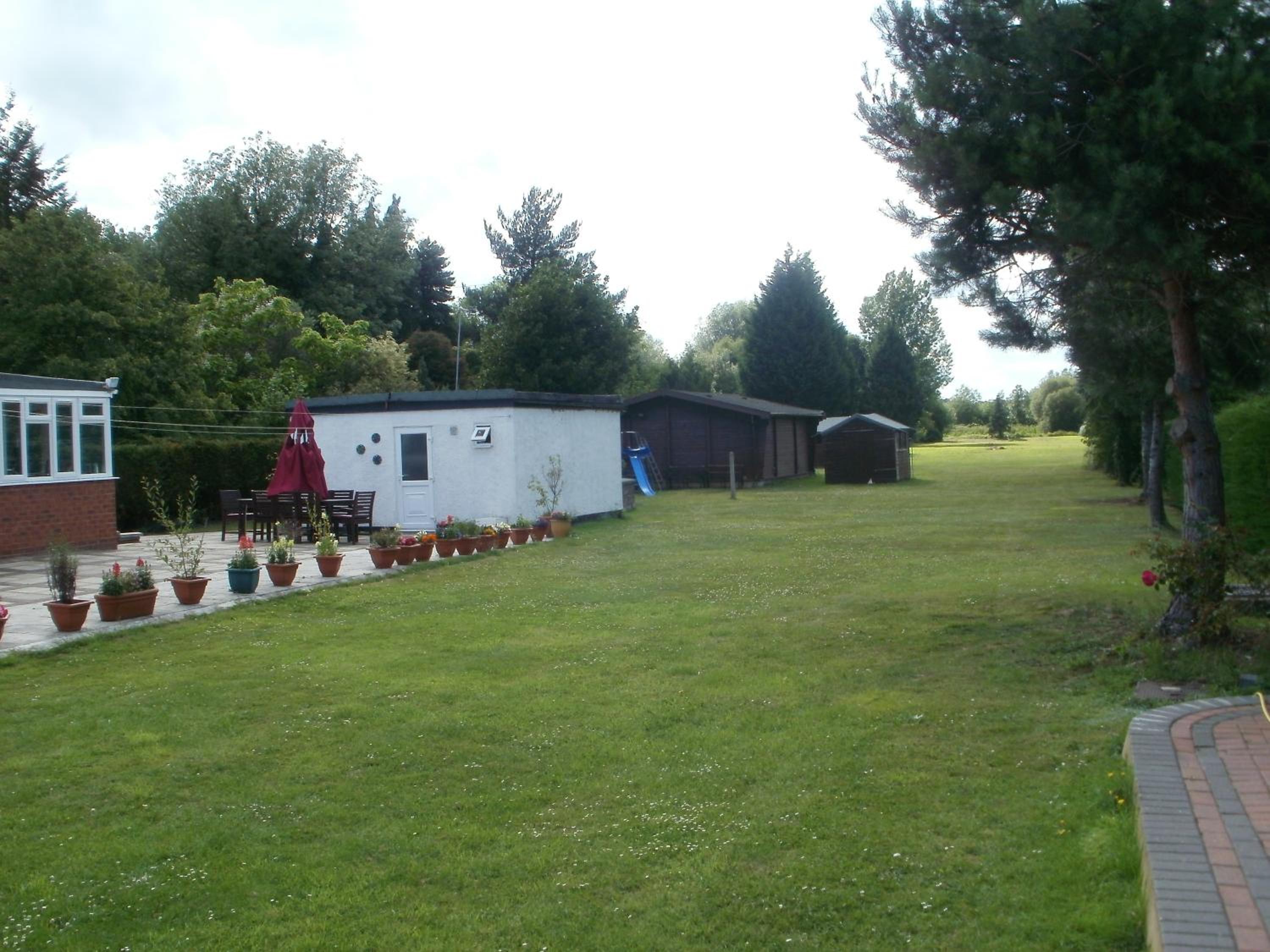 London Heathrow Guesthouse 21/23