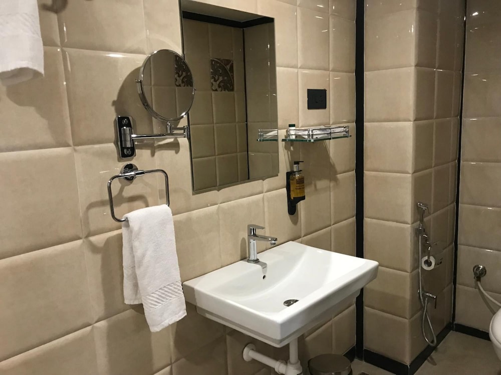 Kyriad Hotel Solapur by OTHPL 30/36