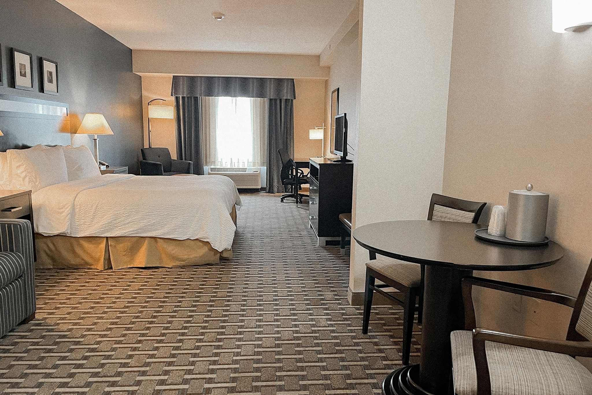 Suite, King Bed