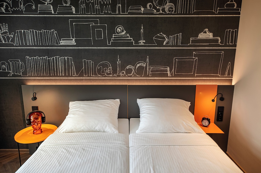 LOGINN Hotel Koln Airport 17/48