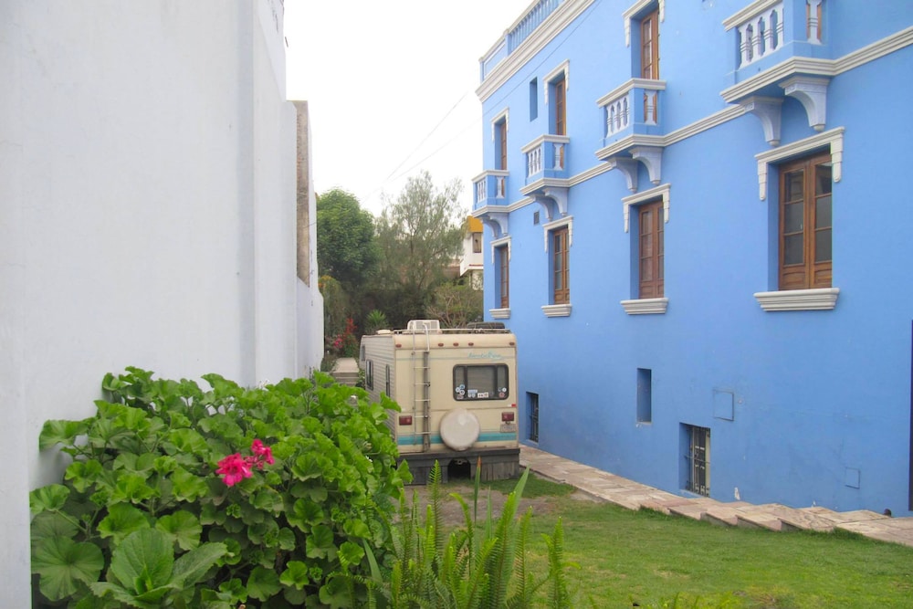 Las Mercedes Hostal Residencial 61/68