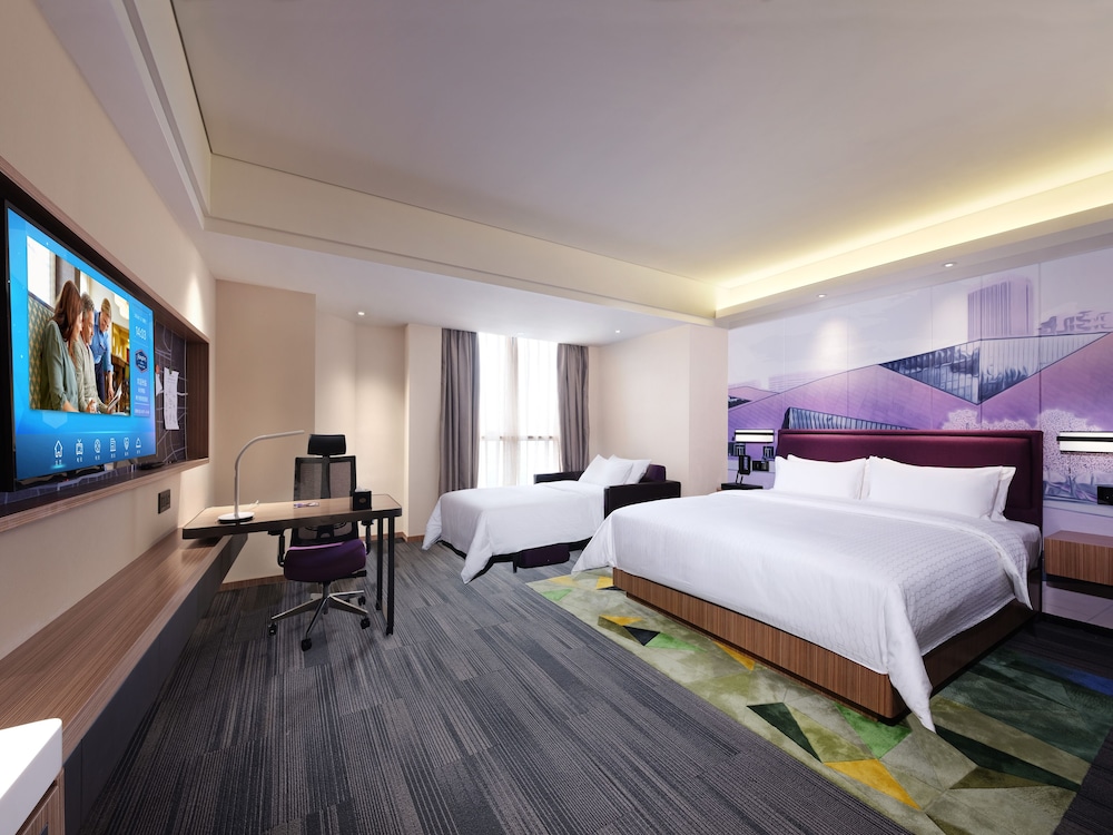 Superior, Single, Queen Bed, City View