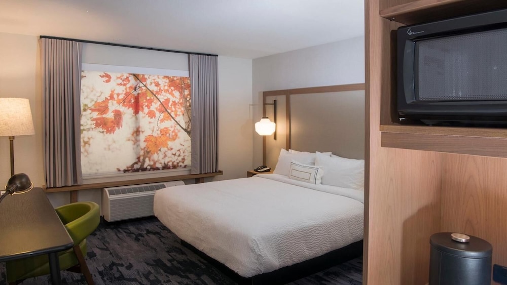 Fairfield Inn & Suites By Marriott Helen 12/28