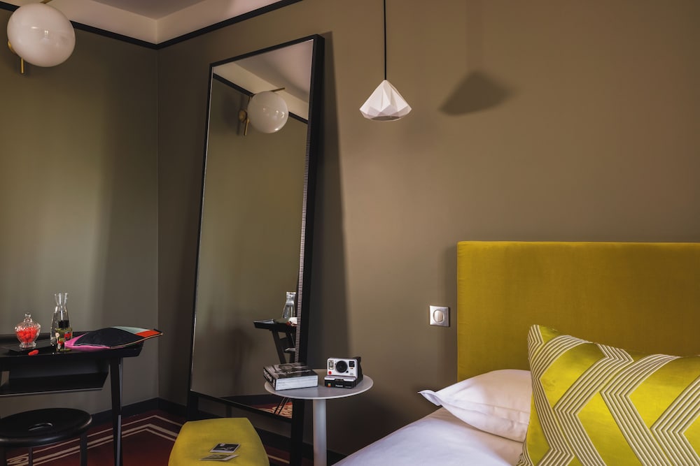 غرفة سوبيريور بسرير مزدوج بشرفة، L Hotel 6/6