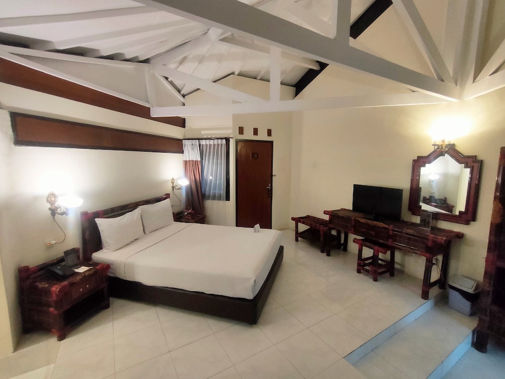El Hotel Kartika Wijaya Batu 7/57