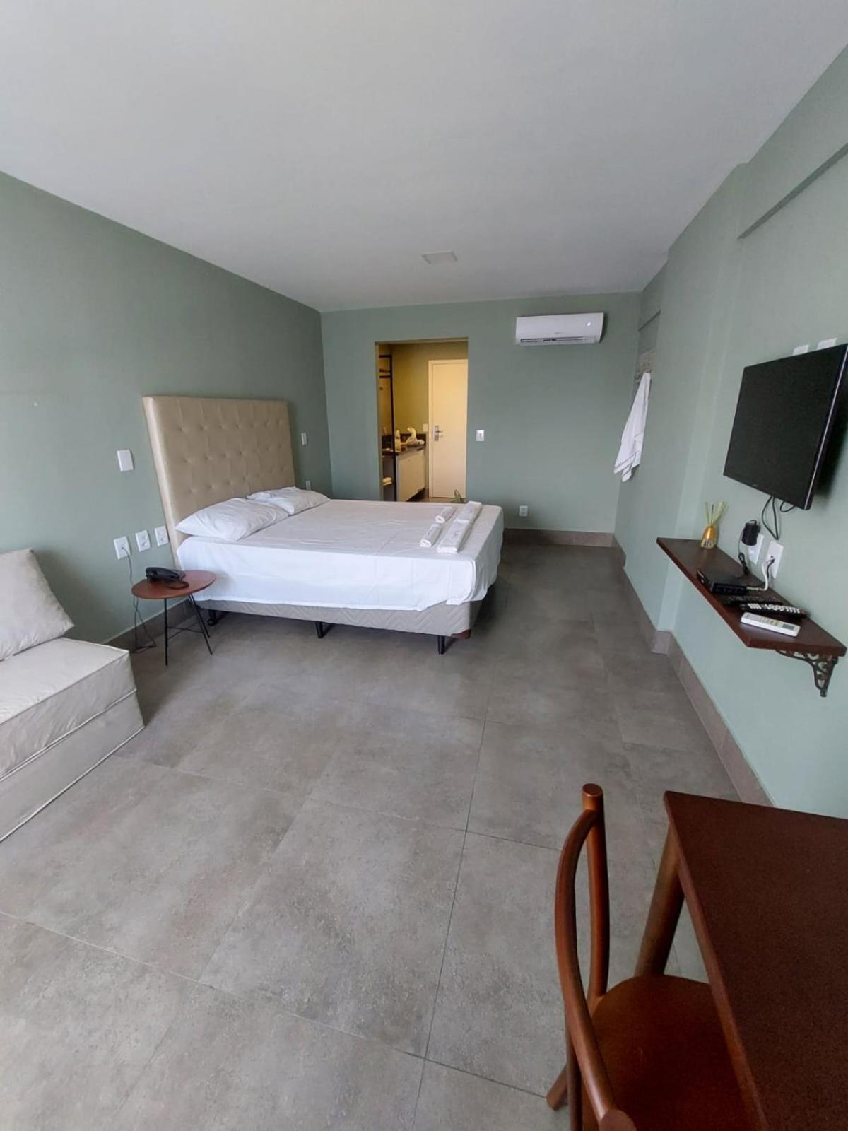 Hotel Illusion 20/50