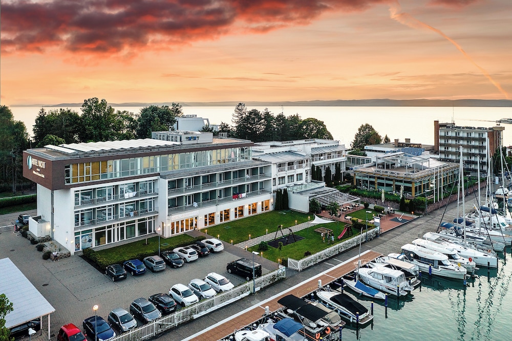 Hotel Yacht Wellness & Business 1/50