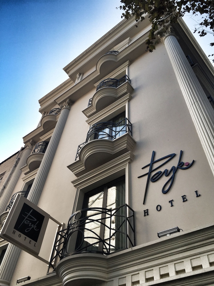 PEYK HOTEL 4/71