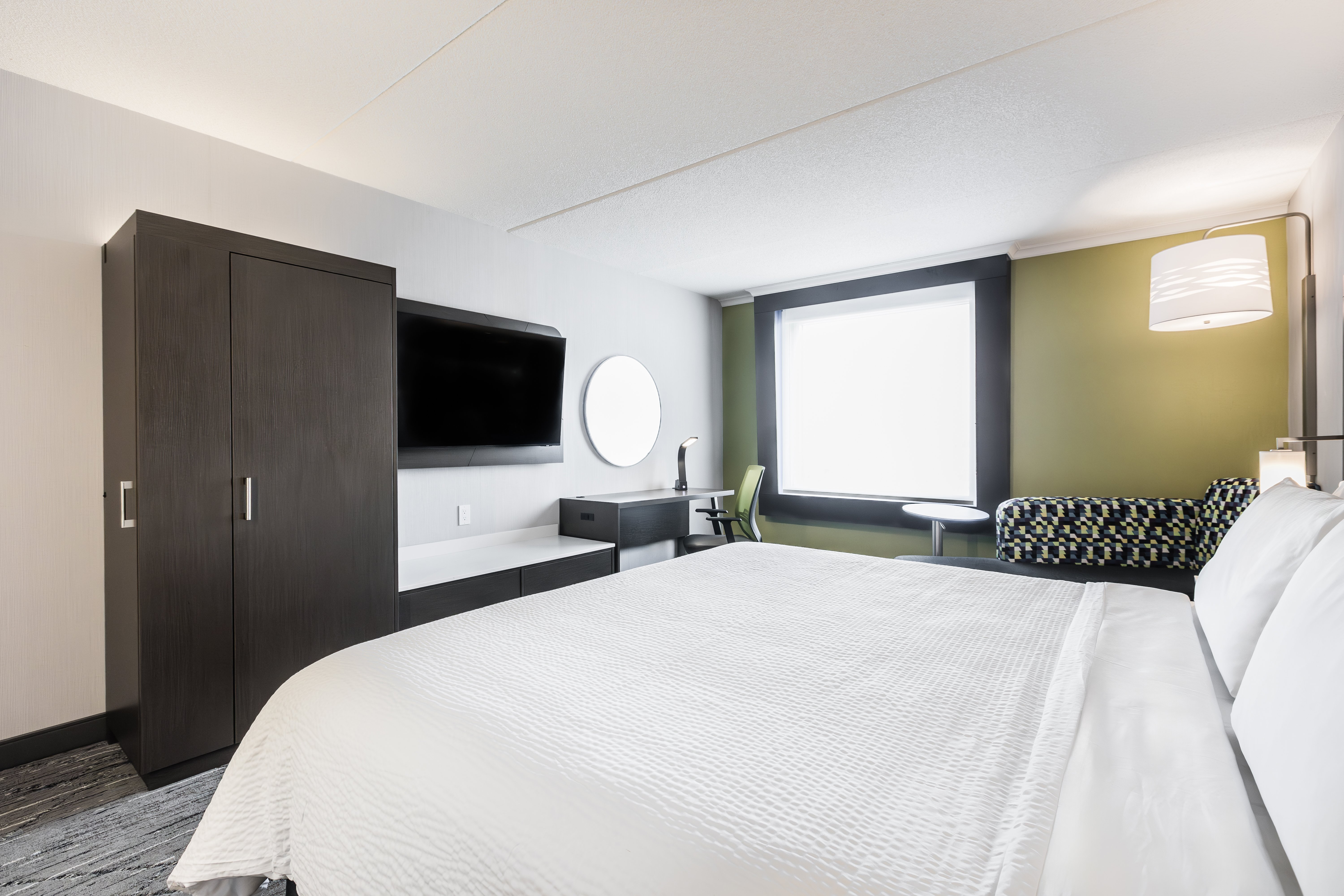 Holiday Inn Express & Suites Toronto Airport South 18/50