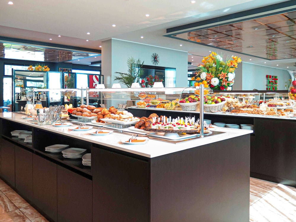restaurant-cafeteria