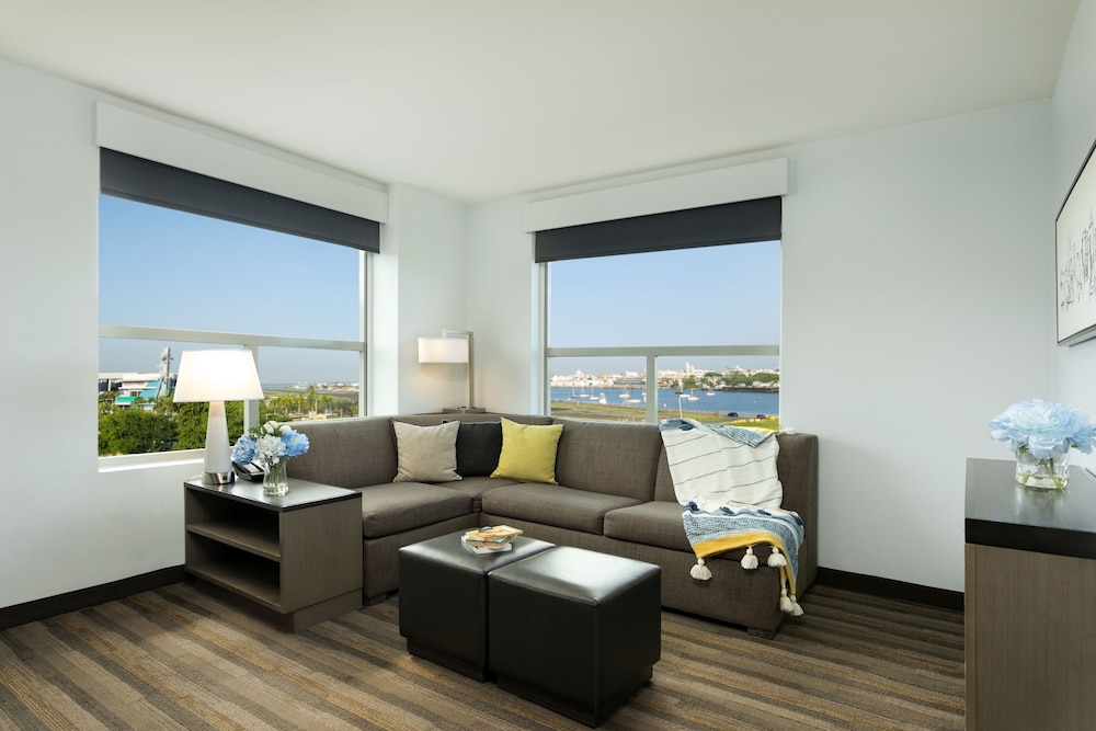 Hyatt House San Juan 48/74
