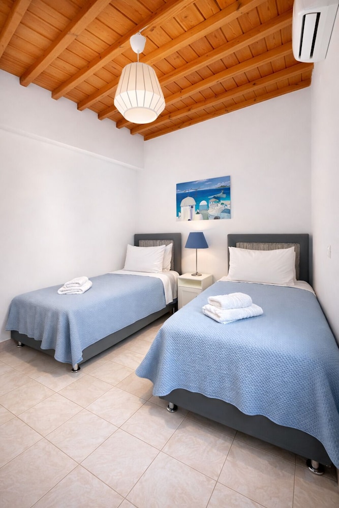 Villa Oceania 8/50