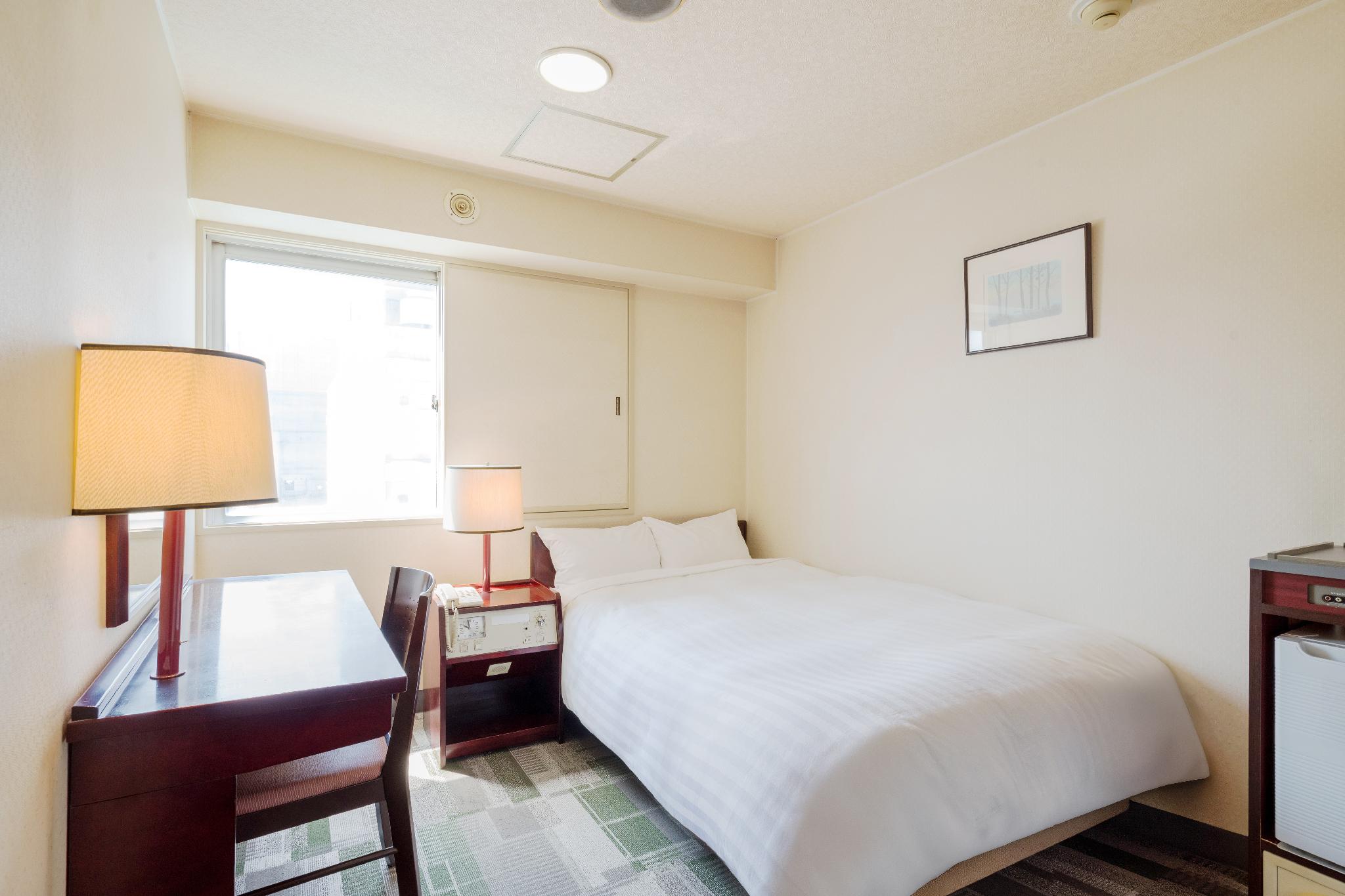 Semi Room, Single Bed, Smoking