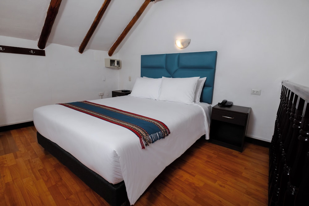 DELUXE, DOUBLE BED