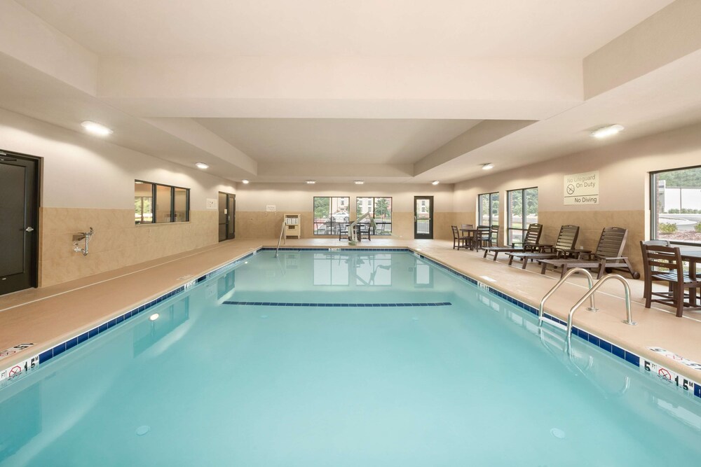 Hampton Inn & Suites Lavonia 36/38