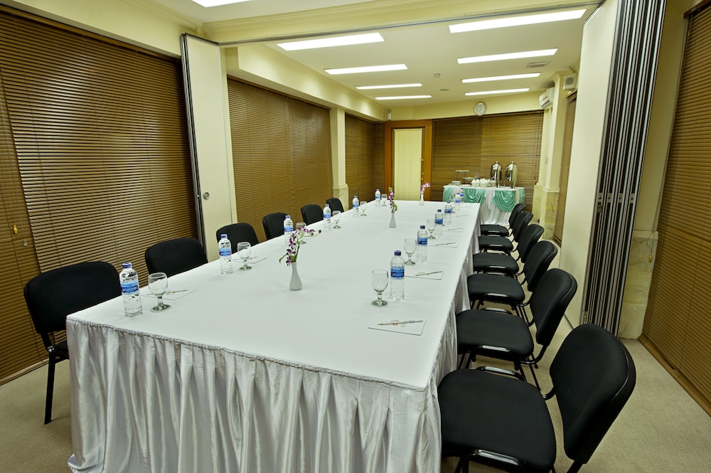 Puri KIIC Golf View Hotel 48/58