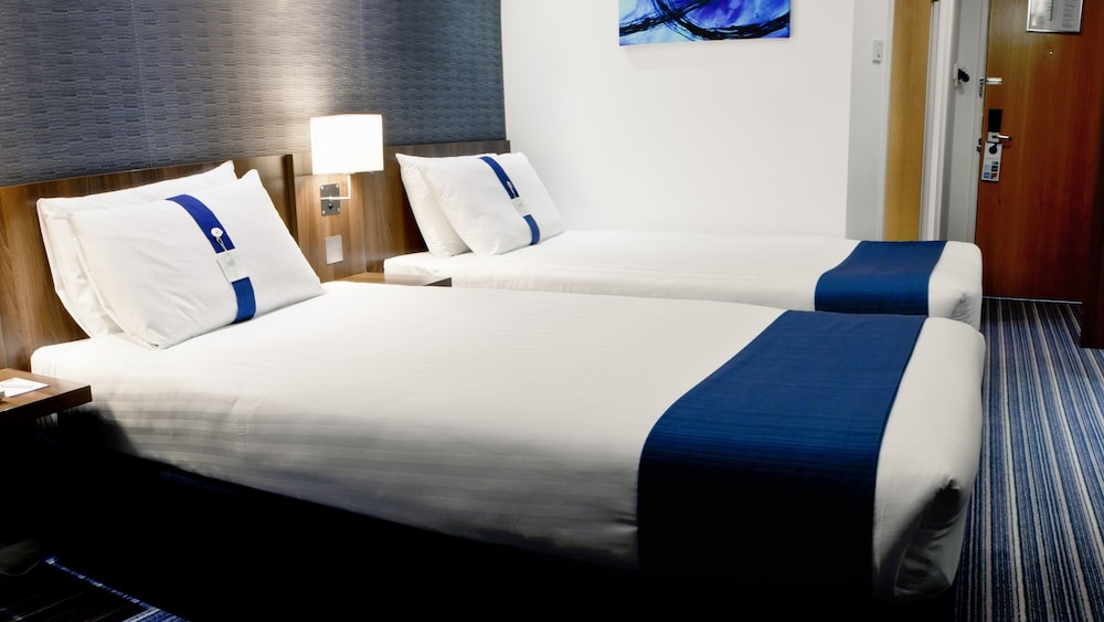 HOLIDAY INN EXPRESS YORK 19/72