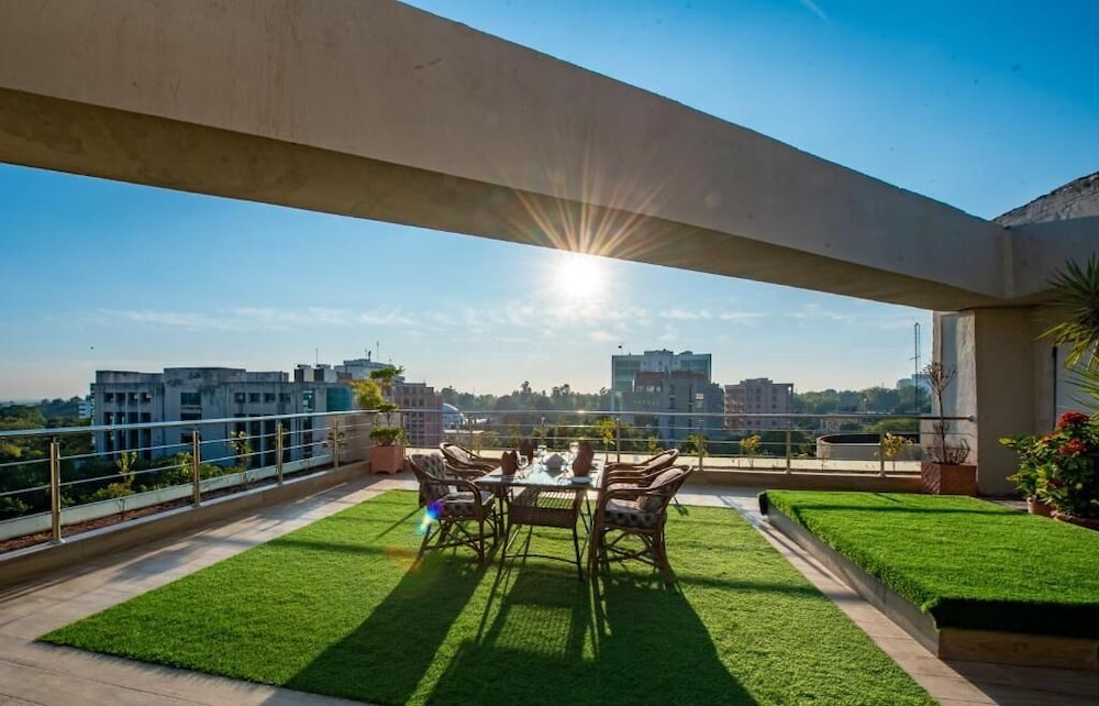 Legend Hotel Islamabad 49/51