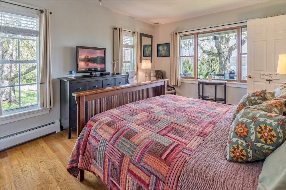 Moonshadow Bed and Breakfast 15/69