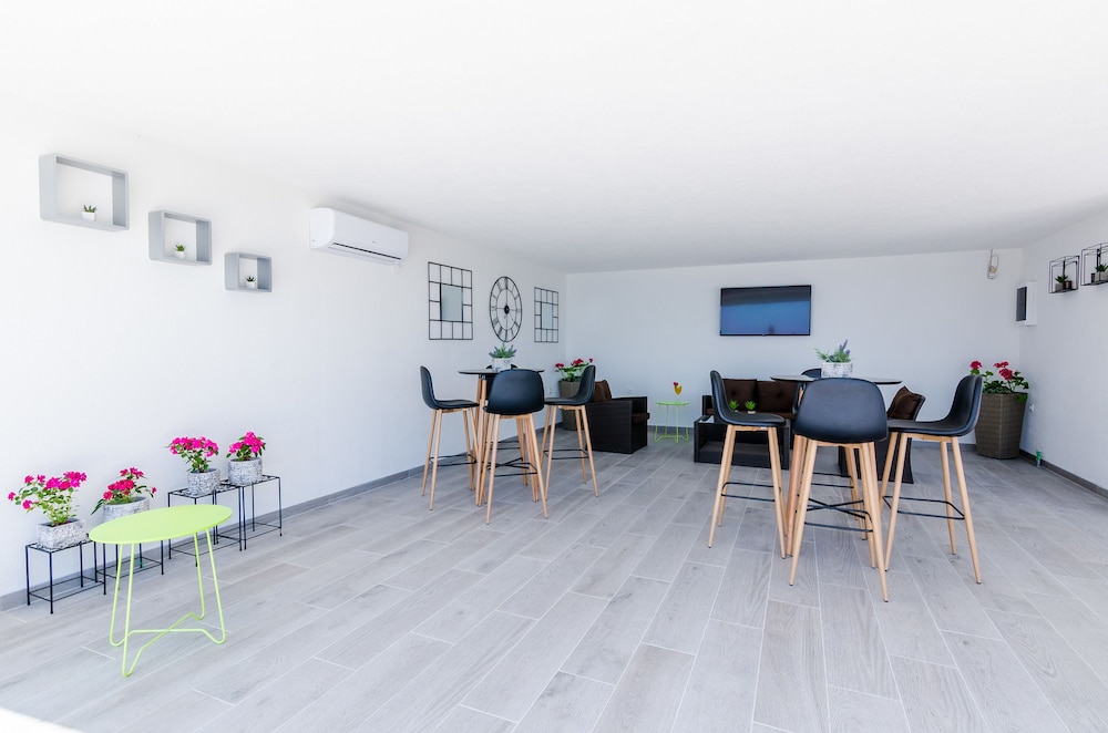 APARTMENTS SANDITO 25/50