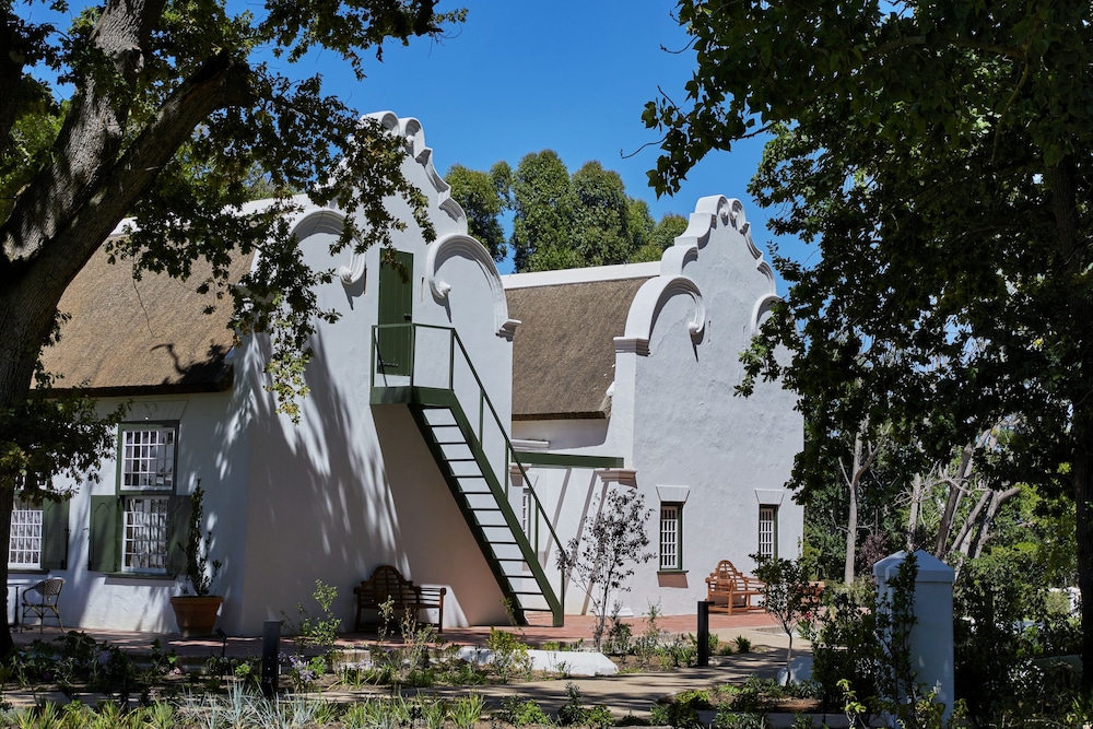 Blaauwklippen Manor House & Jonkershuis by Newmark 6/50