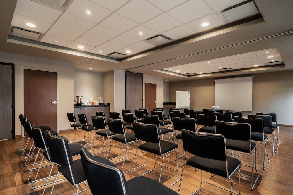 City Express Suites by Marriott Queretaro 60/73