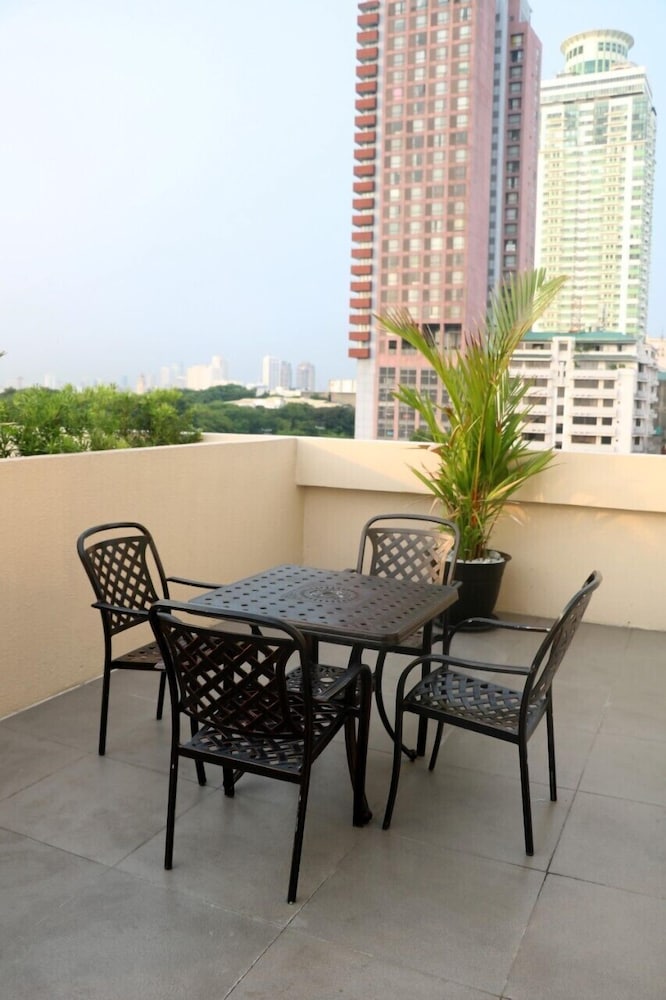 Rizal Park Hotel 51/65