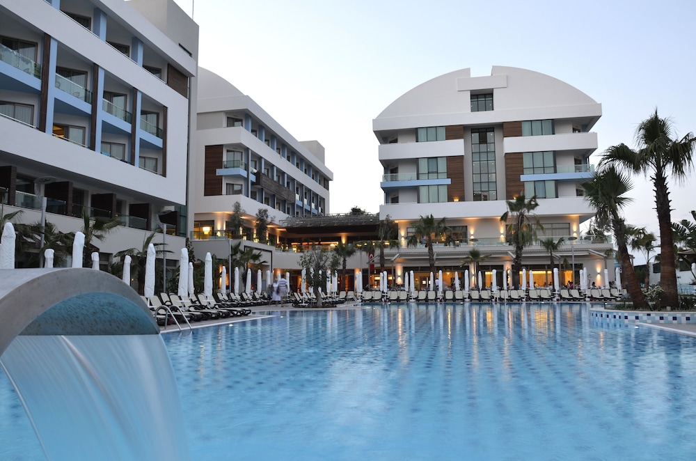 Port Side Resort Hotel 2/18