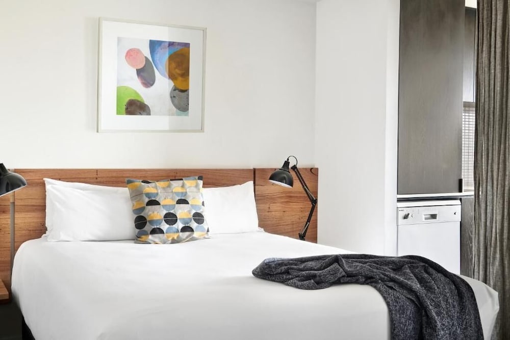 PUNTHILL SOUTH YARRA GRAND 10/61
