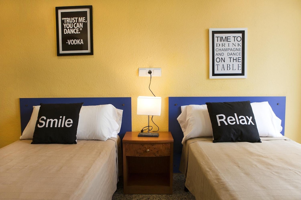 The Hostal Tierramar 7/27