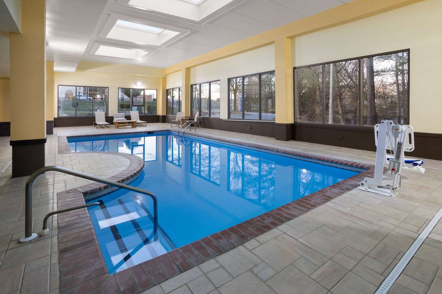 La Quinta Inn & Suites by Wyndham Mooresville 11/24
