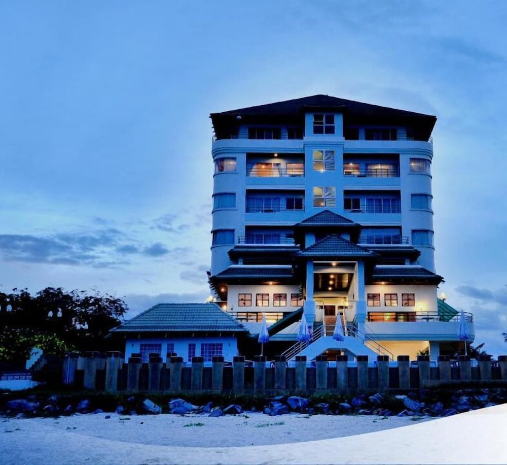 Khanom Golden Beach Hotel 4/59