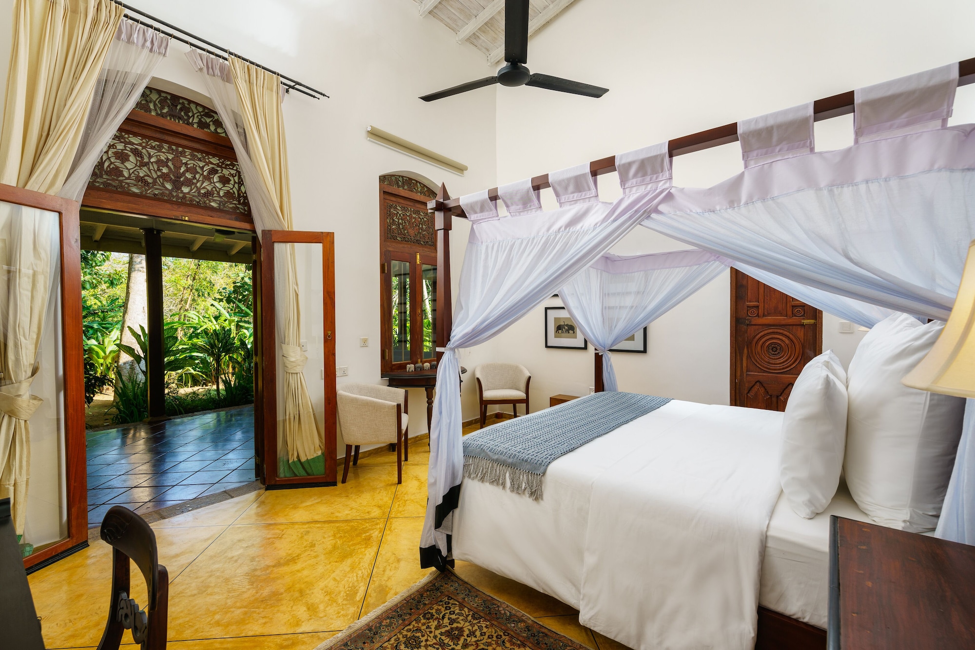 LUXURY, DOUBLE BED