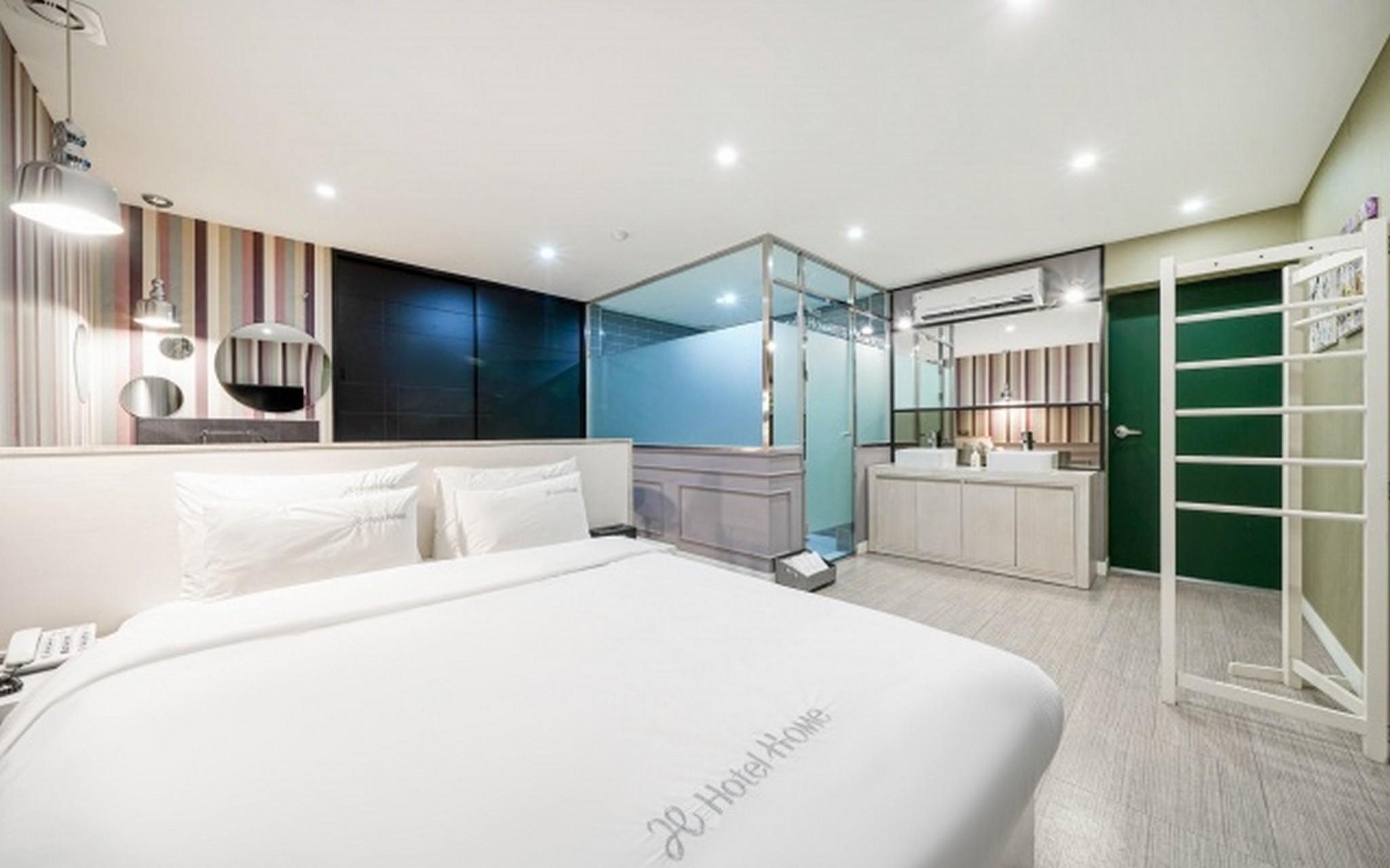 Suite, Queen Bed