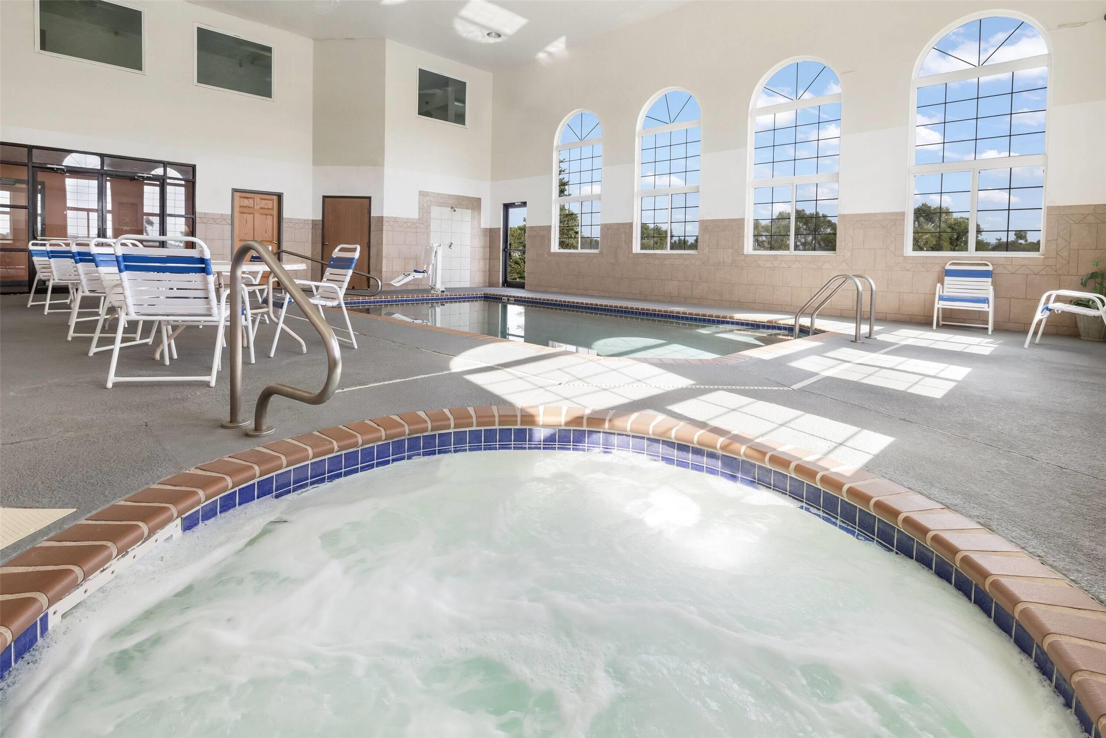 Howard Johnson by Wyndham Oacoma Hotel and Suites 17/31