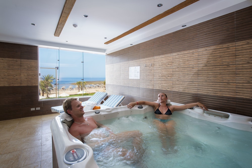 swimming pool spa
