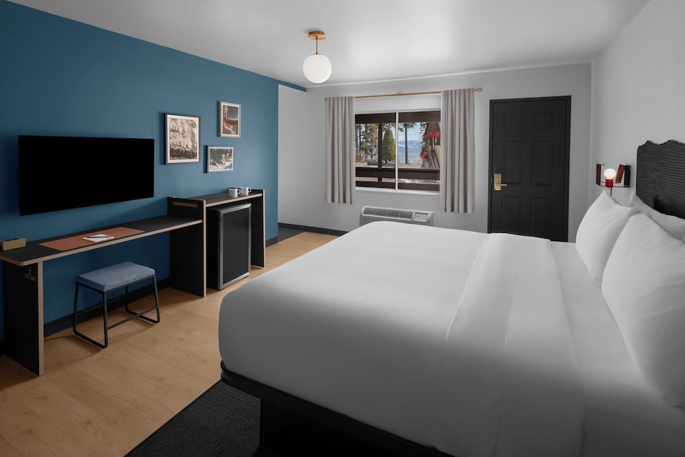 evo Hotel Tahoe City 11/50