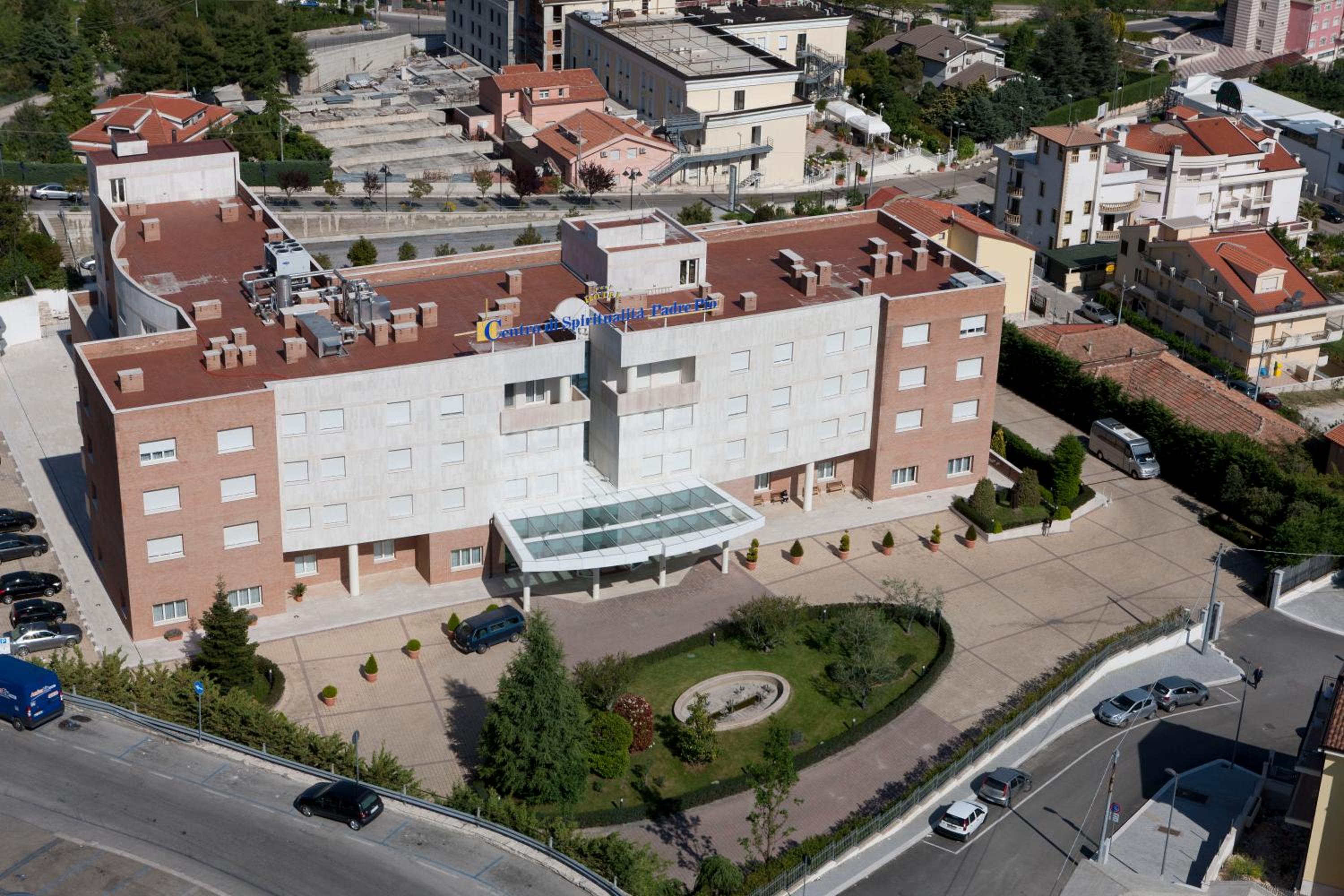 Centro Di Spiritualita Padre Pio 7/51