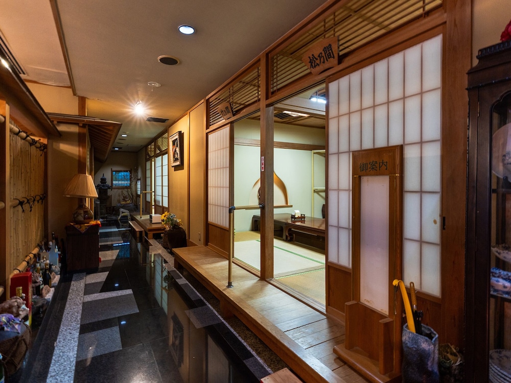 Hotel New Century 37/70