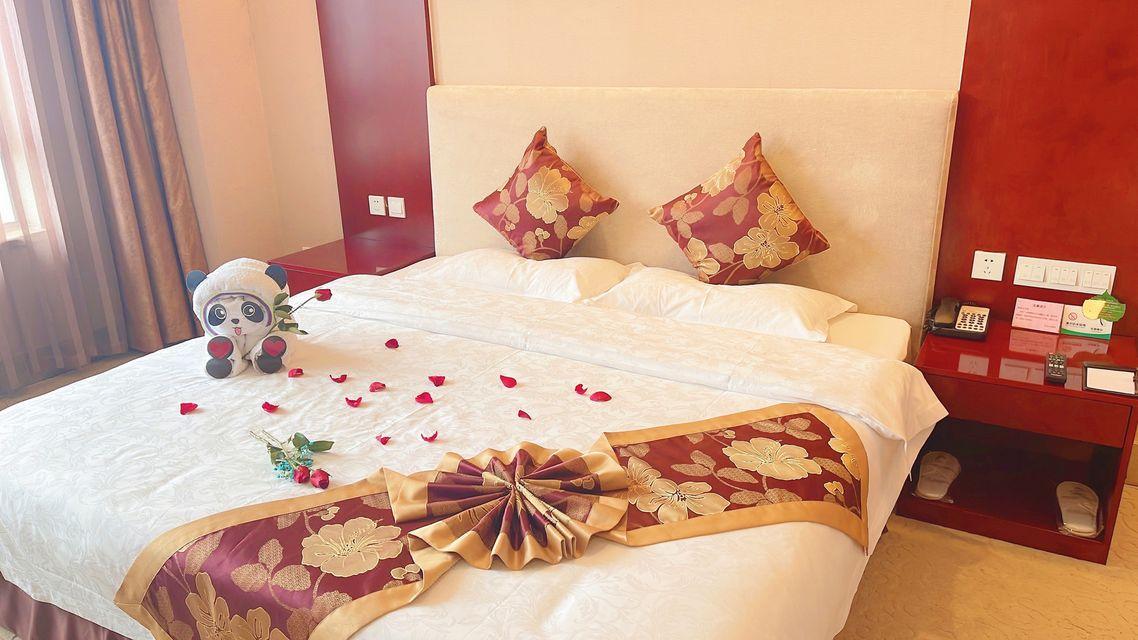 Airport Hotel Hefei 12/25