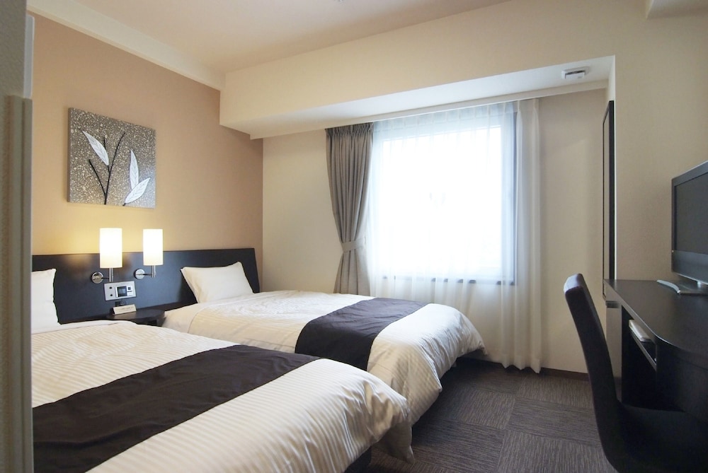 Hotel Route-Inn Nagahama Inter 9/45