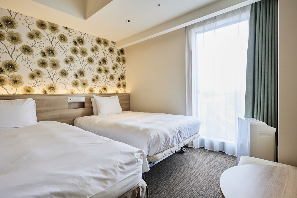 ROOM, TRIPLE