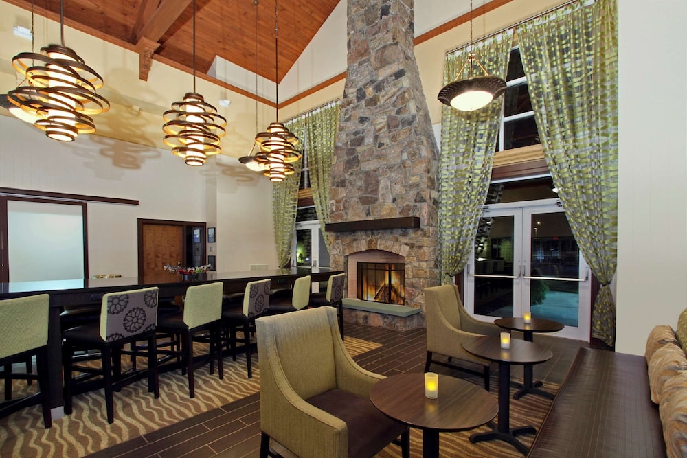 Hampton Inn Suites Newtown 50/57