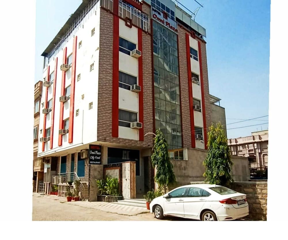 Omni Plaza 5/50