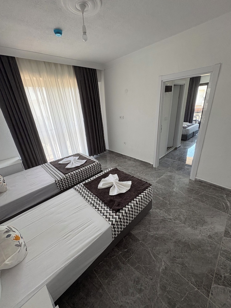 Atas Aqua Otel Avsa 30/51