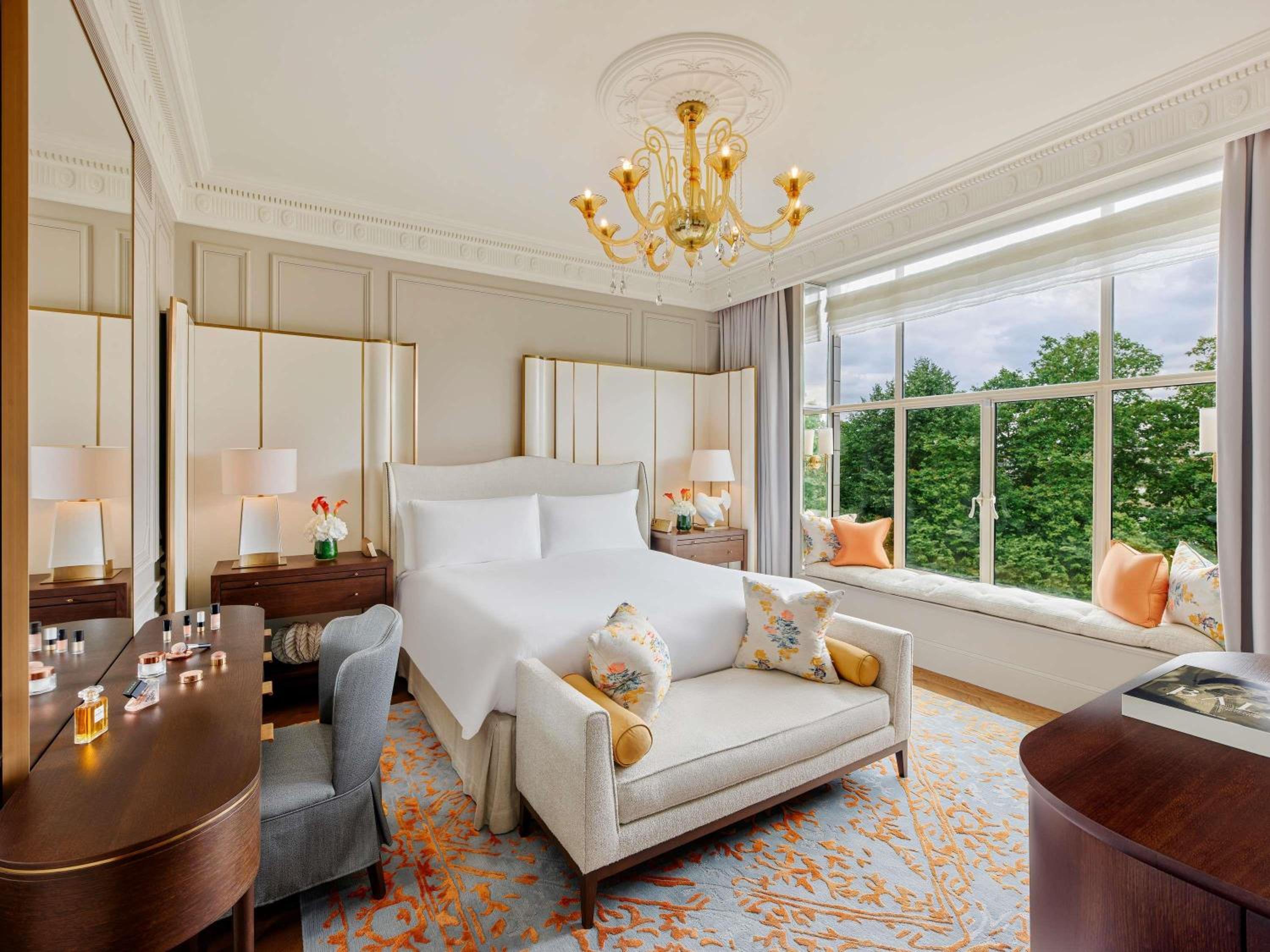 جناح بسرير كينج بإطلالة على النهر، The Savoy Hotel 4/4