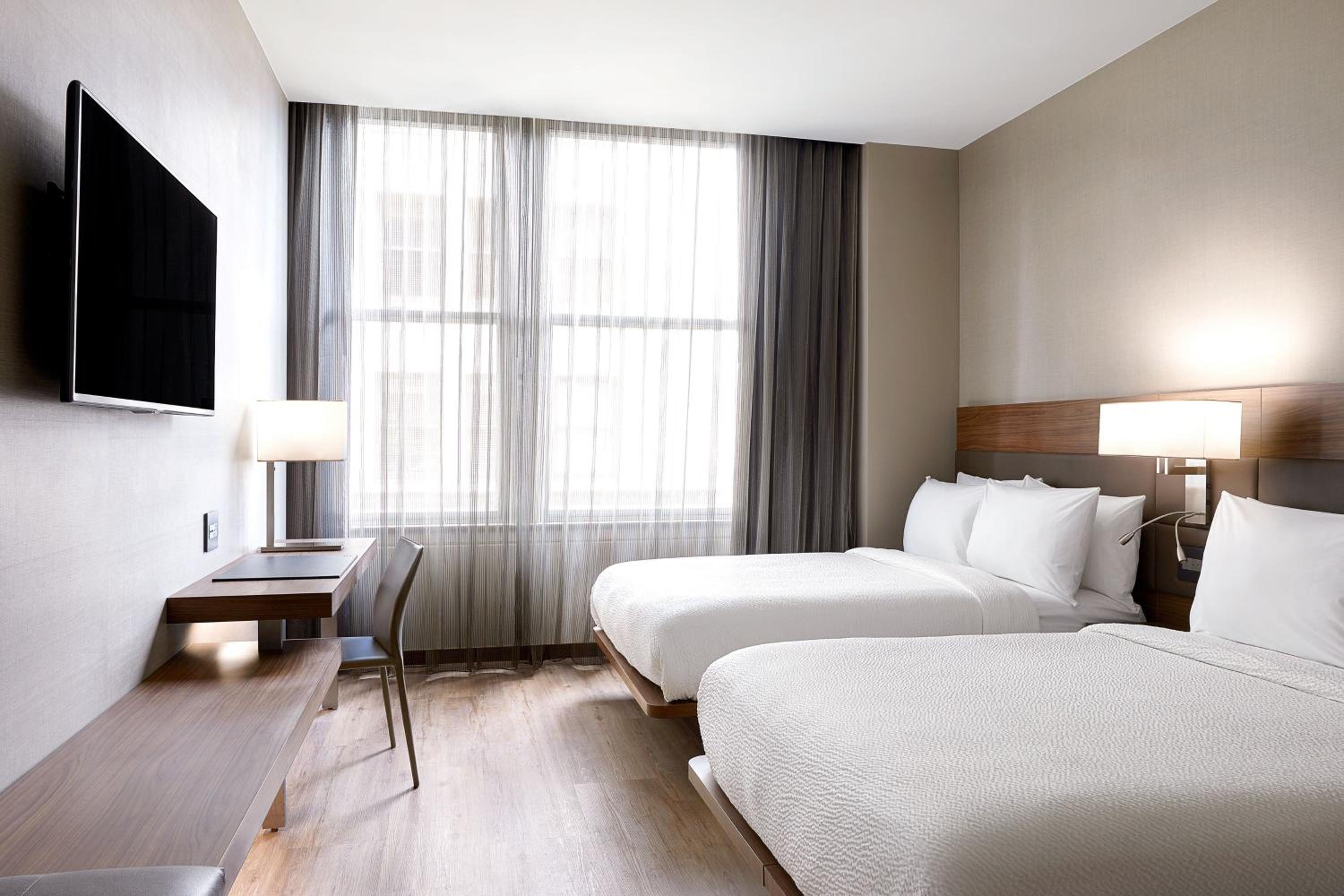 Room, 2 Double Beds, No Window, Bathtub, Accessible