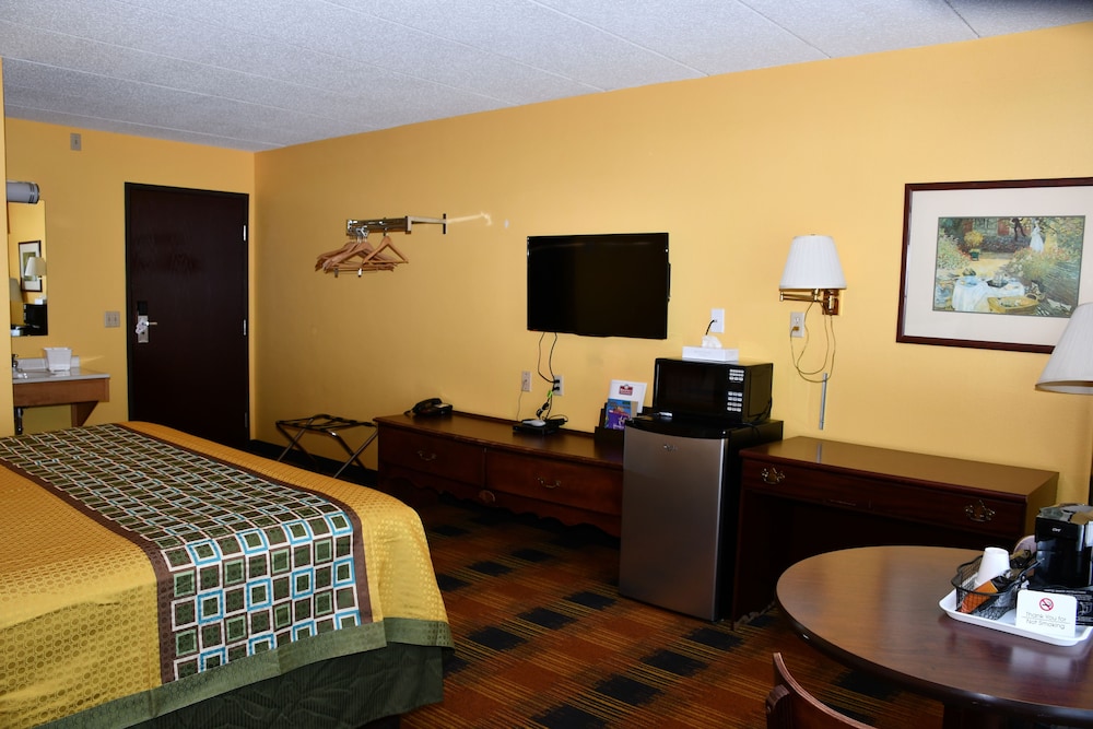 Regency Inn Suites 26/57