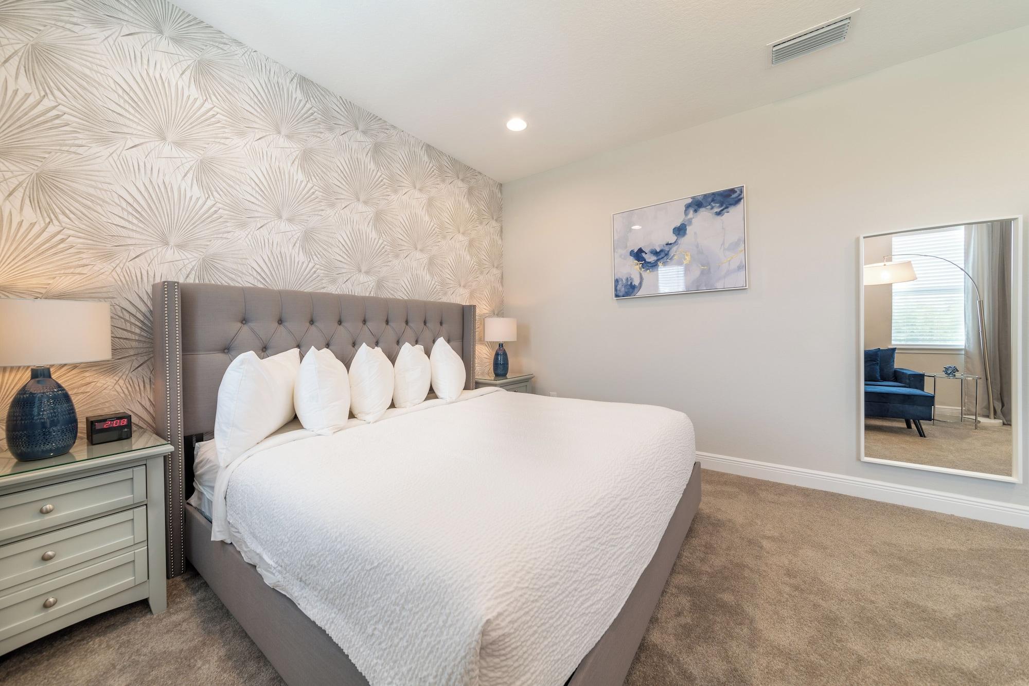 4 Bedrooms, Luxury, House, East Side, Private Pool